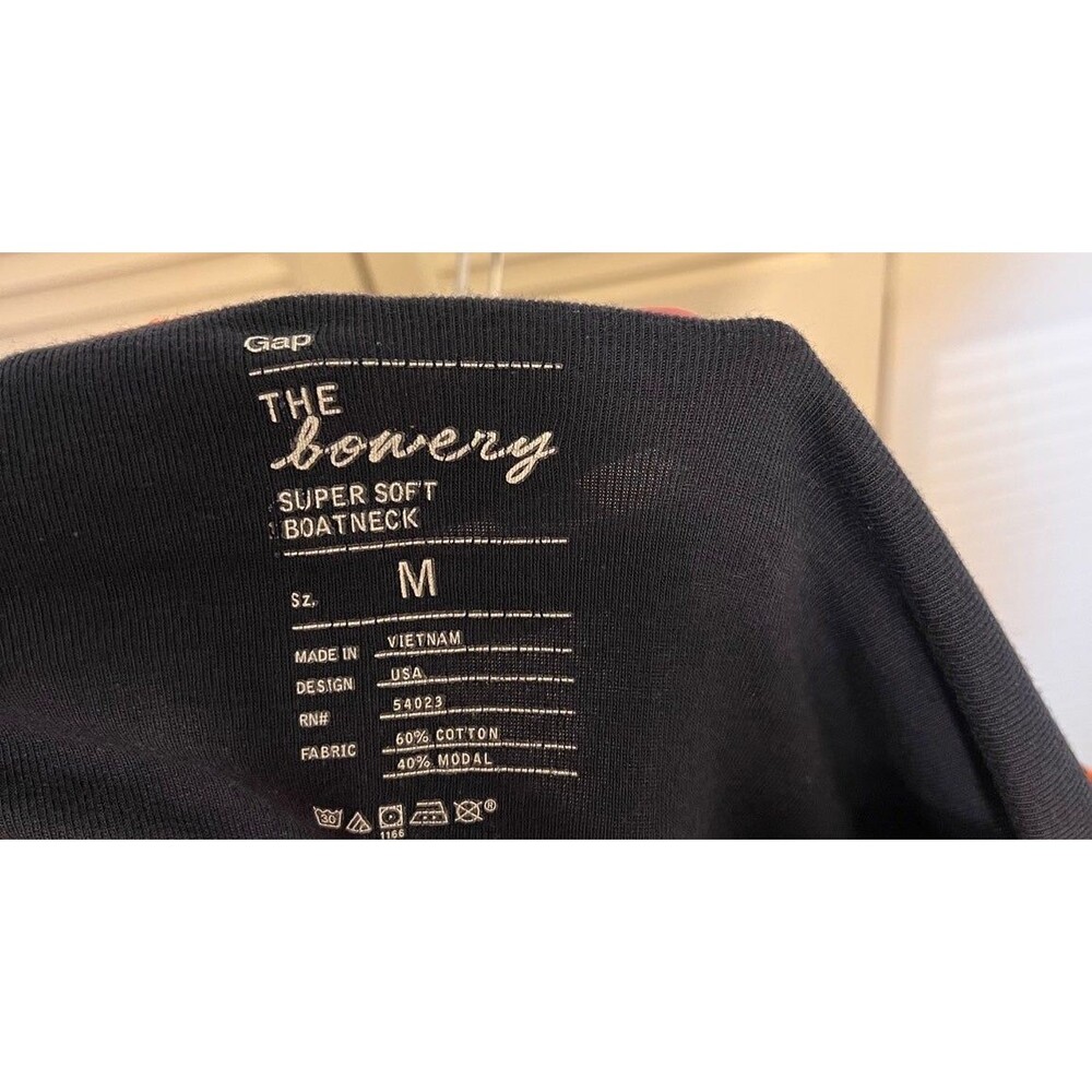 GAP THE BOWERY SUPER SOFT BOATNECK BLUE V-NECK LONG SLEEVE; SIZE MEDIUM - Picture 2 of 4